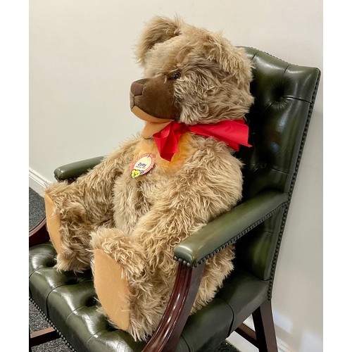 3045 - A large Steiff Zotty replica 1953, white tag 408700, frosted tipped mohair teddy bear with apricot i... 