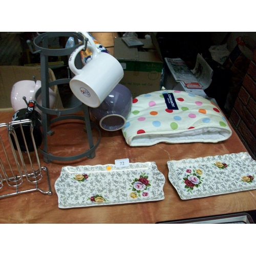 72 - Lot of Kitchen Items