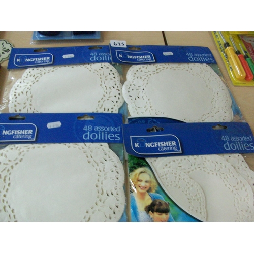 635 - 4 Pks of 48 Assorted Doilies