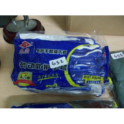 652 - Bag of Workgloves