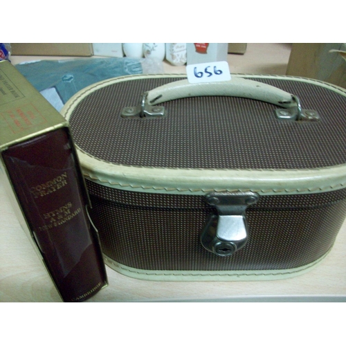 656 - Vanity Case and Common Prayer Book