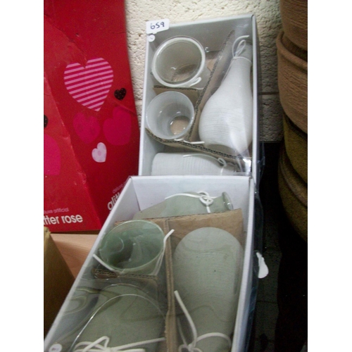 659 - 2 x New Bathroom Sets