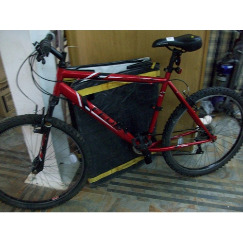 120 - Mountain Bike (needs servicing)