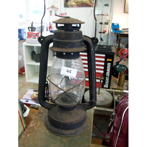 44 - Vintage Oil lamp