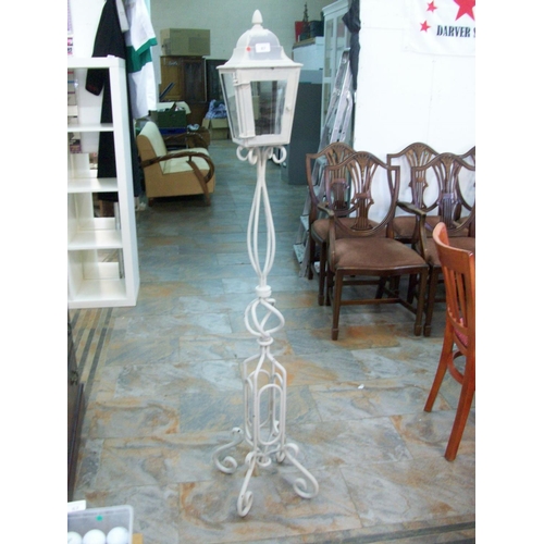 87 - Large Stand Up Base Candle Holder (67