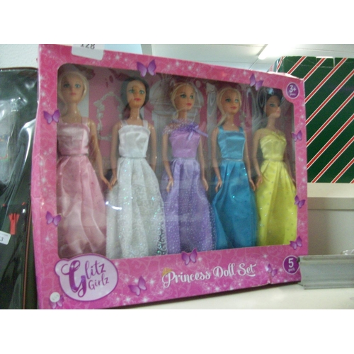 128 - New 5 Princess Doll Set