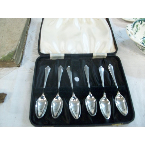 194 - Vintage Sheffield Spoon Set