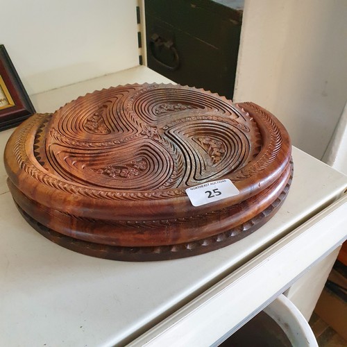 25 - Wooden Collapsible Fruit Bowl/Bread Basket & Wood Carved Bust