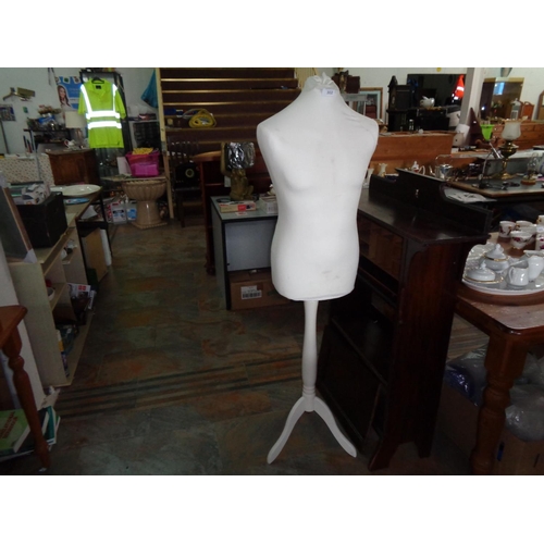 302 - Large Shop Mannequin