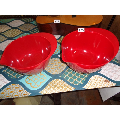 522 - 2 Plastic Mixing Bowls