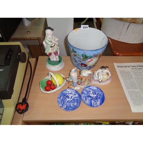 529 - Assortment of Vintage Collectibles