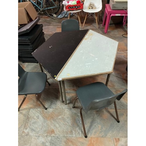 484a - Kids Play/Homework Table & 3 Chairs