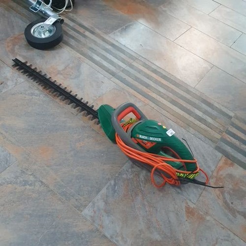 465 - Electric 'Black & Decker' Hedge Cutter (w)