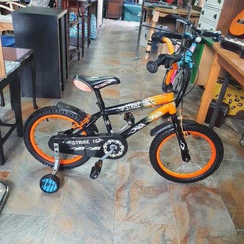 512 - Kid's 'Stike 16' Bike with Stabilisers (excellent cond)