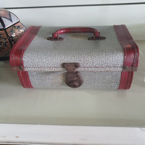 19 - Small Vintage Suitcase & Contents (watches)