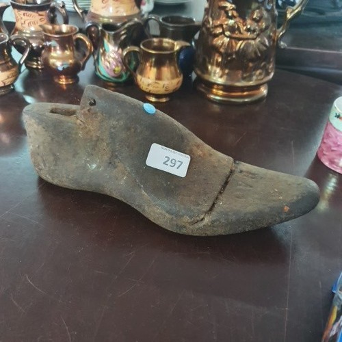 297 - Cast Iron Vintage Shoe Lath