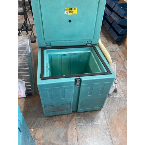 462a - Heavy Plastic Storage Box (ideal for farms etc..)