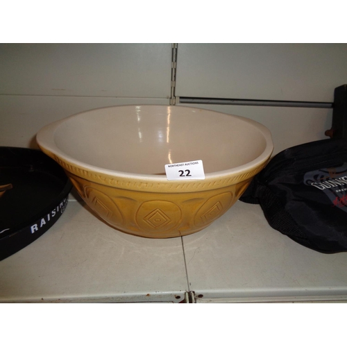 22 - Vintage Mixing Bowl (great condition)