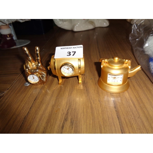 37 - 3 Miniature Clocks