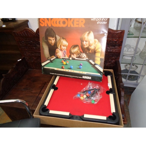 442 - Kids Snooker Table & Accessories