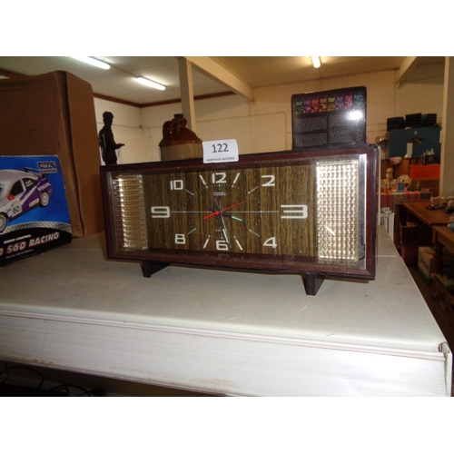 122 - Retro Mantle Clock