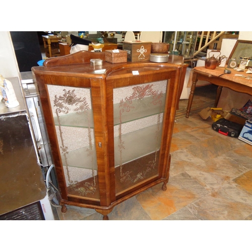 110 - Vintage 1960s China Cabinet (with key)