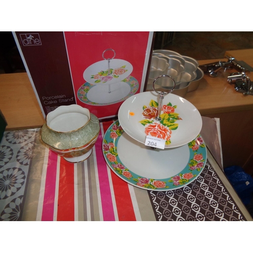 204 - Cakestand & Decorative Vase