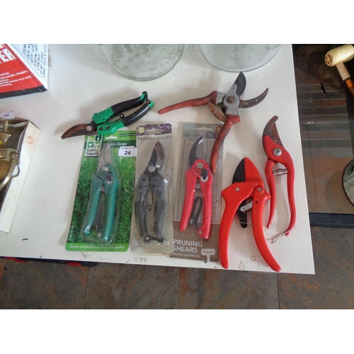 24 - Lot of Secateurs & Pruners