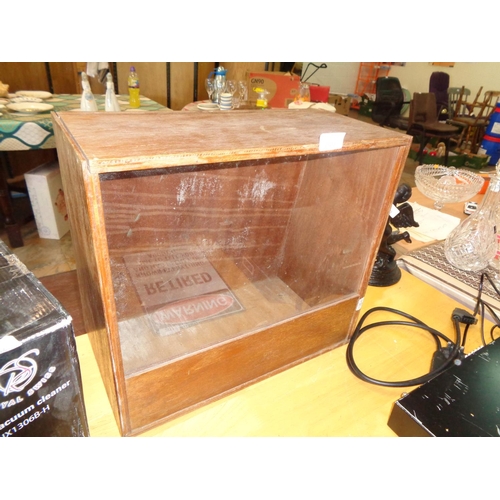 199 - Counter Top Shop Display Unit (16