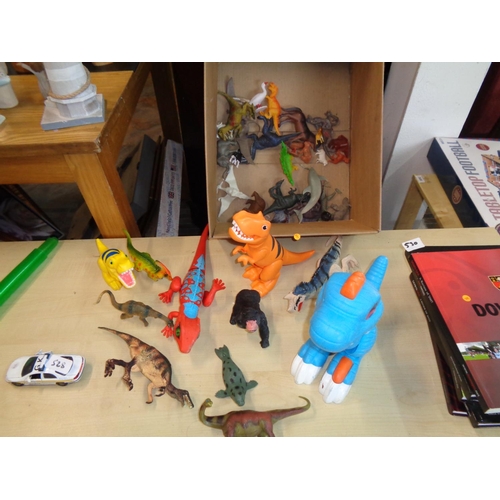 529 - Lot of Dinosaurs etc...