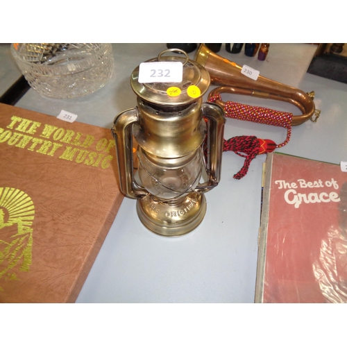 232 - Hurricane Lamp