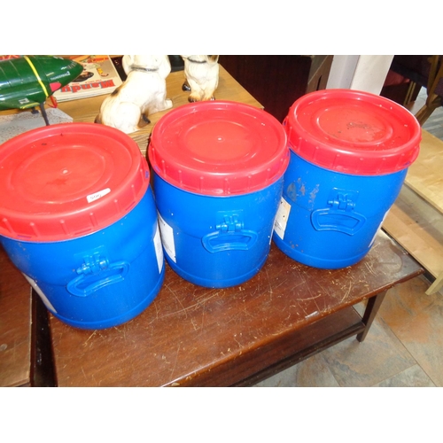 500 - 3 Barrels with Screw Top Lids