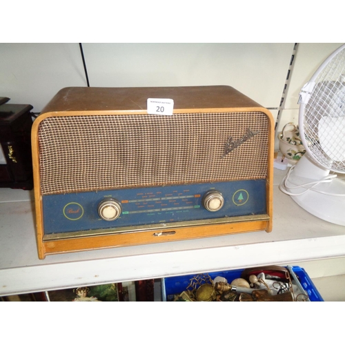 20 - Vintage Radio (w)