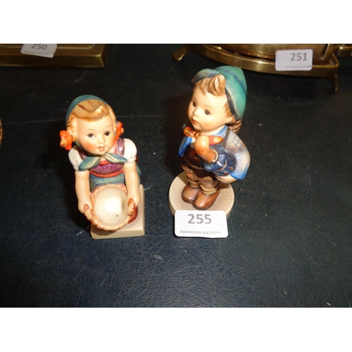 255 - 2 Goebel Figures