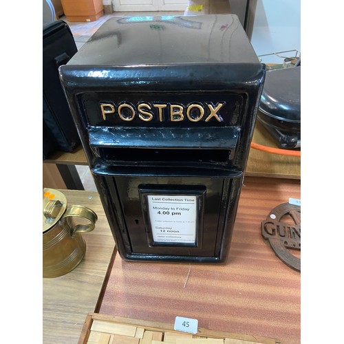 230 - Cast Iron Front Postbox (10