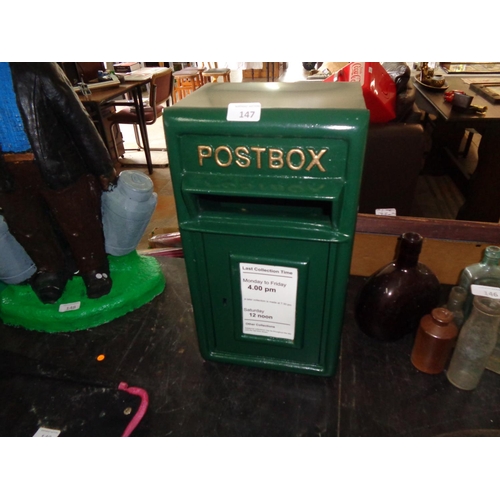 147 - Cast Iron Front Postbox with Keys (10