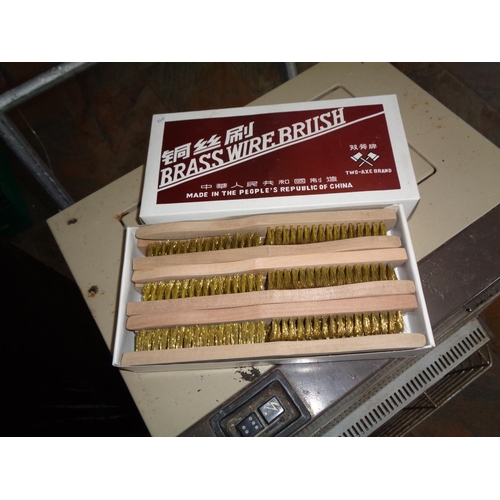 136 - Box of 12 New Wire Brushes