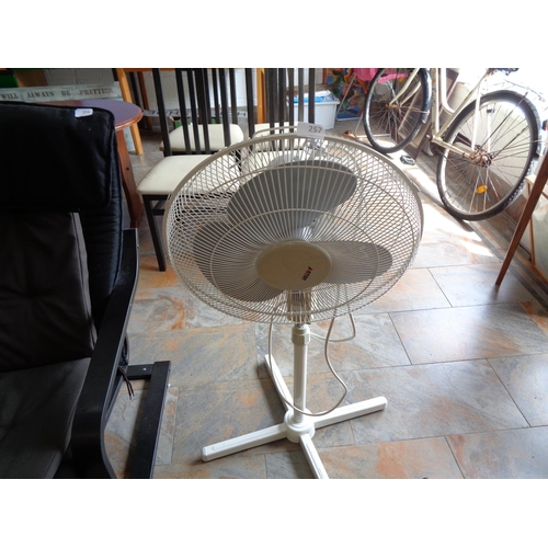 257 - Electric Swivel Floor Fan (pwo)