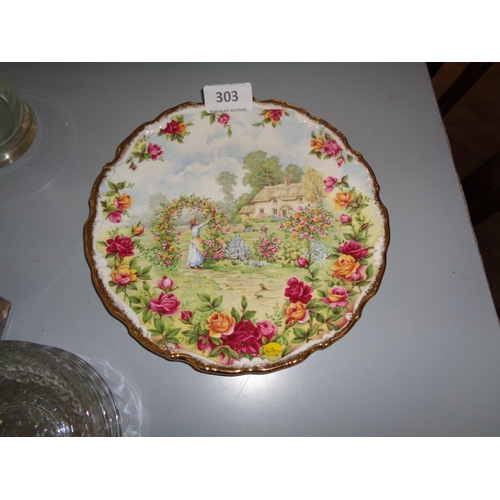 303 - Royal Albert Old Country Rose Garden Plate