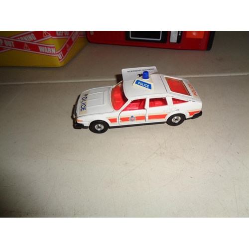 17 - Corgi Rover 3500 Police Car Model