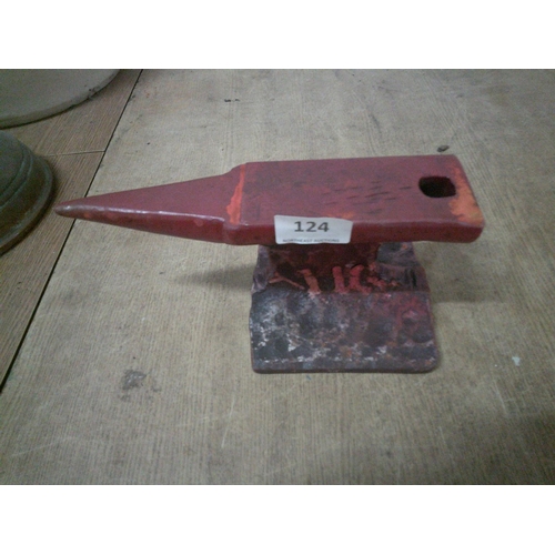 124 - Small Railway Made Anvil (9