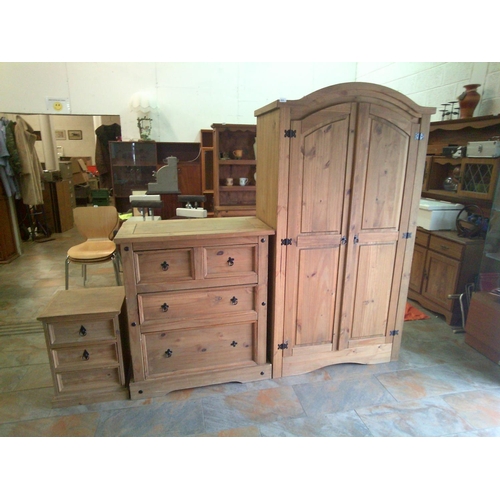 424 - 3 Pce Mexican Pine Bedroom Set