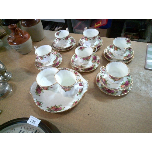 222 - 21 Pce Old Country Rose Teaset