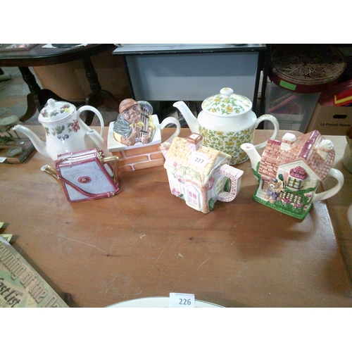 227 - Lot of Teapots (collection only)