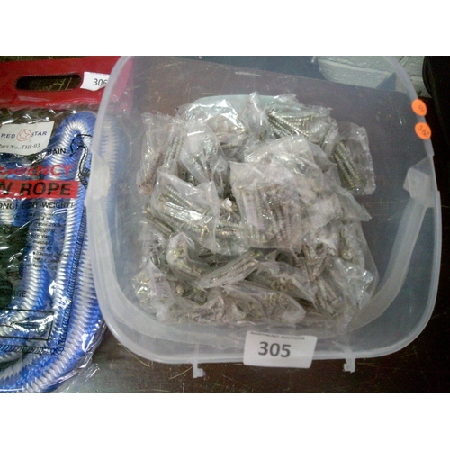 305 - Box of 1000 Screws