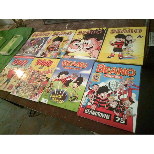 372 - Lot of Vintage Annuals (8)