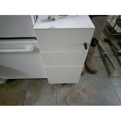 418 - Lockable 3 Drawer Cabinet