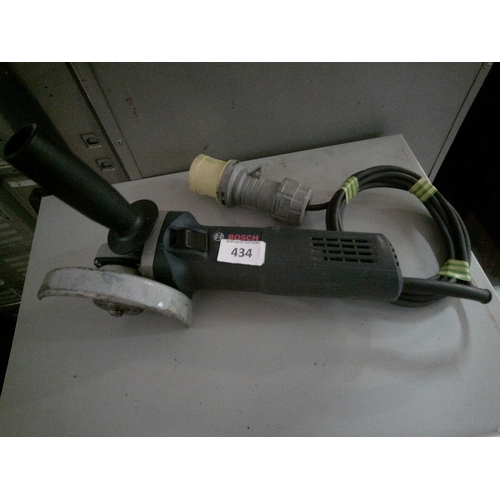 434 - Bosch 110 Angle Grinder (pwo)