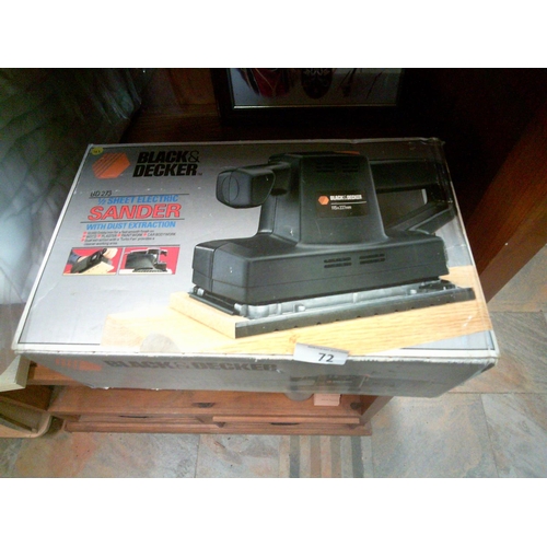 72 - Black & Decker Sander (w)