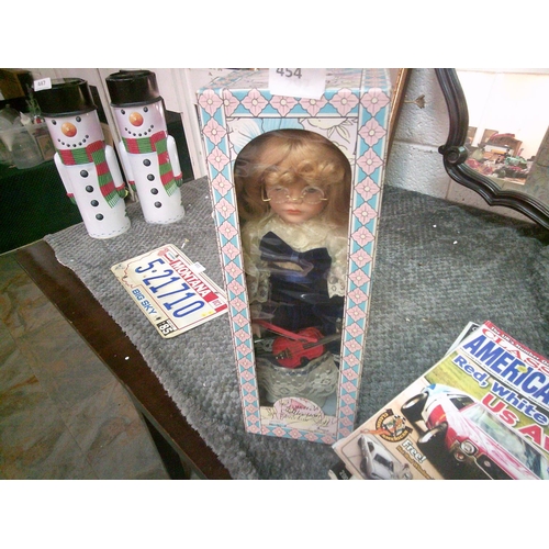 Leonardo Collection Porcelain Doll (Tessa)